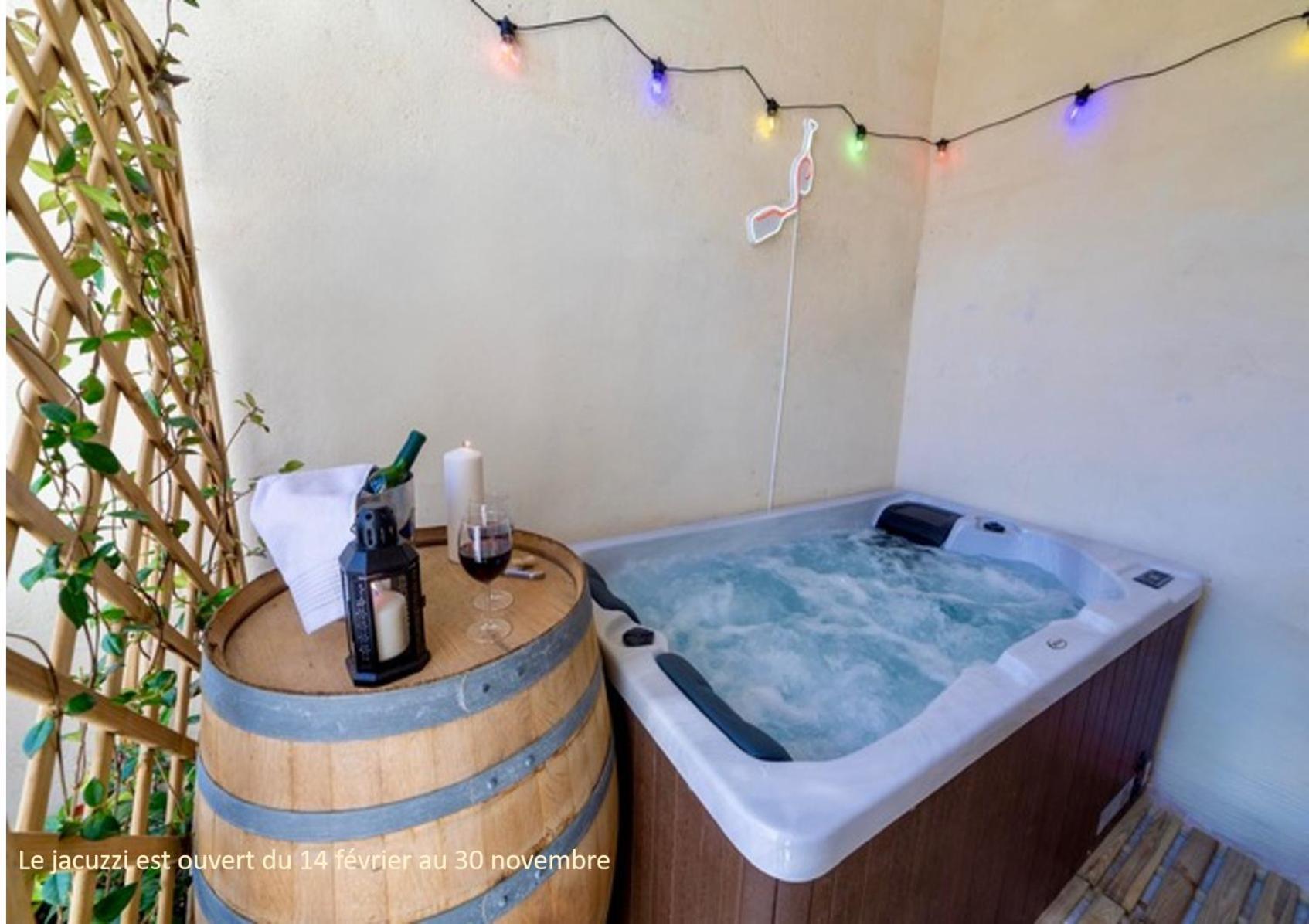 Suite Grand Cru - Spa & Terrasse Arveyres Buitenkant foto